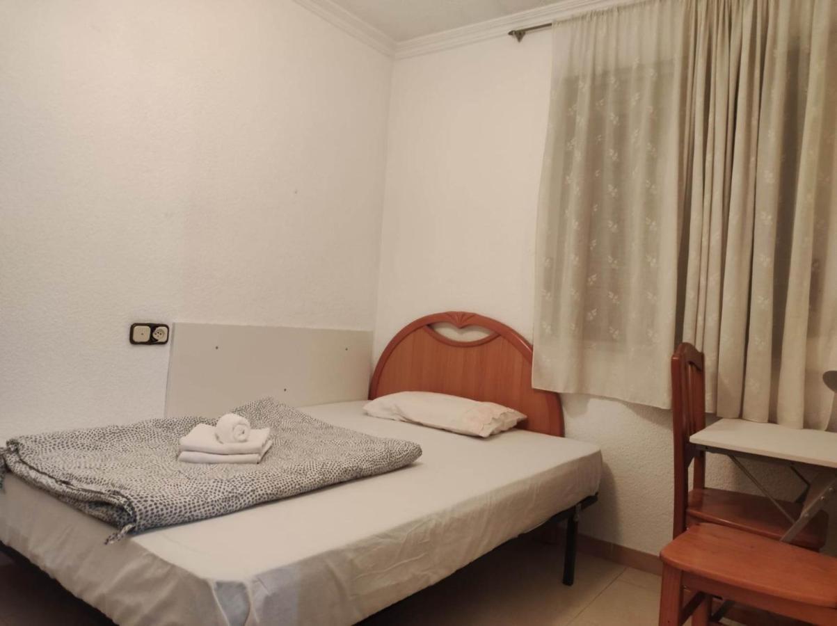 30-3- Бюджетная Комната В Квартире Для 2 Человека, Alicante Lägenhet Exteriör bild